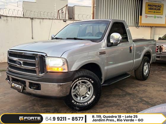 FORD F-250 3.9 XLT 4X2 CS DIESEL 2P MANUAL FORD F-250 3.9 XLT 4X2 CS DIESEL 2P MANUAL